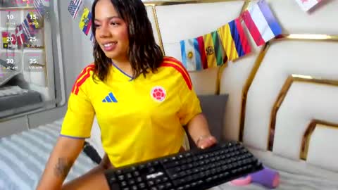 Snapshot of zarablazze_ chatting on June 2026 07:08:01 PM zarablazze_ online show from June 2026 07:08:01 PM