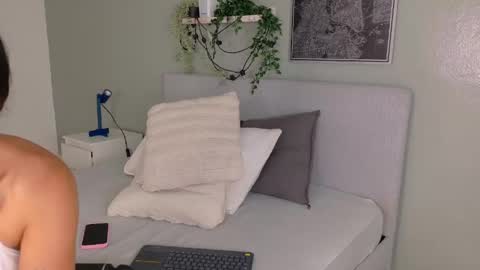Snapshot of zaracole__ chatting on May 2026 08:13:02 PM Z A R A online show from May 2026 08:13:02 PM