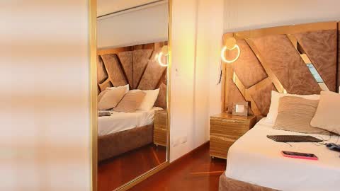 Zarah Andrews online show from September 2025 12:37:01 PM