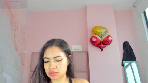 Zarah  online show from October 2025 02:51:02 PM