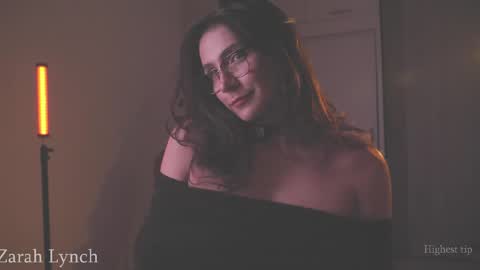 Snapshot of zarahlynch chatting on March 2026 03:08:02 AM Miss Lynch Next show 2911 online show from March 2026 03:08:02 AM