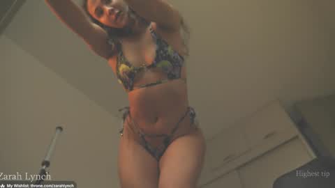 Snapshot of zarahlynch chatting on April 2026 09:39:33 PM Miss Lynch Next show 2911 online show from April 2026 09:39:33 PM