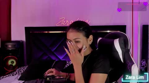 Zara Lim  online show from October 2025 04:42:01 PM