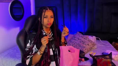 Zara Lim  online show from December 2025 06:01:02 PM