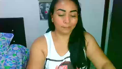 Snapshot of zaray_45bella chatting on March 2026 11:00:02 PM zaray online show from March 2026 11:00:02 PM