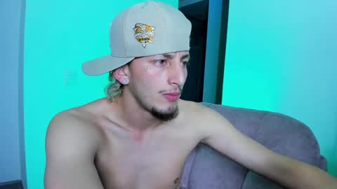 Snapshot of zarcoox chatting on April 2026 07:45:01 AM Zarcoo online show from April 2026 07:45:01 AM