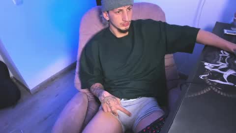 Snapshot of zarcoox chatting on April 2026 03:51:01 AM Zarcoo online show from April 2026 03:51:01 AM