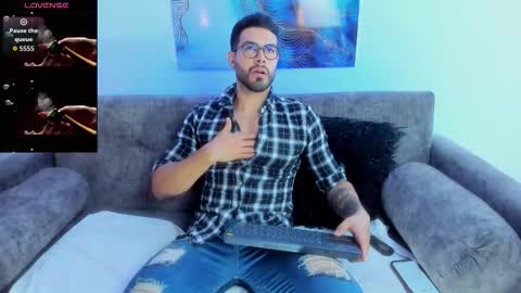 Zarek online show from October 2025 07:35:02 PM