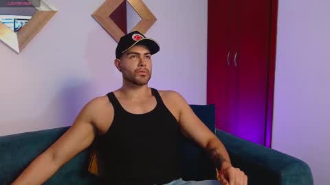 Zarek online show from November 2025 07:13:02 PM