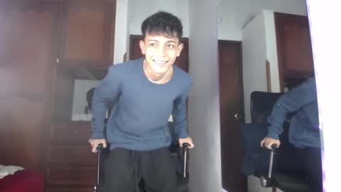 Snapshot of zarekneo chatting on September 2025 04:14:02 AM Zarek online show from September 2025 04:14:02 AM