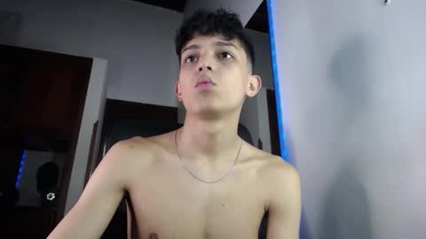 Snapshot of zarekneo chatting on November 2025 07:35:01 PM Zarek online show from November 2025 07:35:01 PM