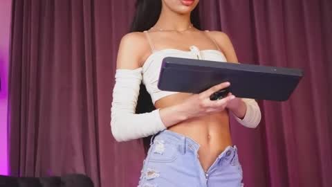Snapshot of zariaavera chatting on May 2026 06:18:02 AM zariaavera online show from May 2026 06:18:02 AM