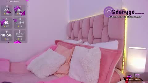 Zariana online show from October 2025 10:18:01 PM