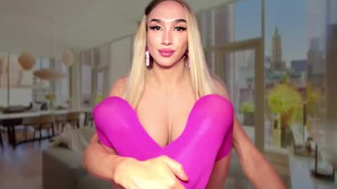 Snapshot of zarinastoun20 chatting on February 2025 01:15:01 AM ZARINA online show from February 2025 01:15:01 AM