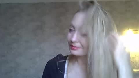 Zarina Swift online show from October 2025 05:00:02 AM