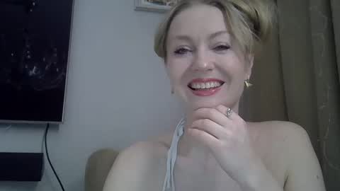 Snapshot of zarinaswift chatting on April 2026 04:48:01 AM Zarina Swift online show from April 2026 04:48:01 AM