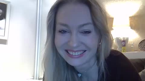 Snapshot of zarinaswift chatting on April 2026 04:48:02 AM Zarina Swift online show from April 2026 04:48:02 AM