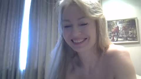 Snapshot of zarinaswift chatting on April 2026 06:05:02 AM Zarina Swift online show from April 2026 06:05:02 AM