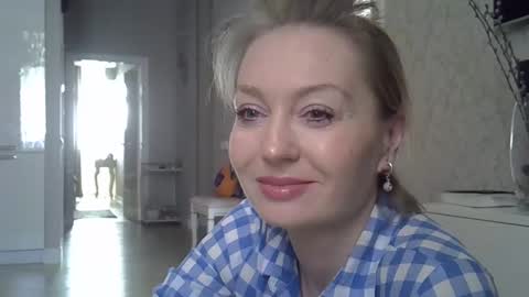 Snapshot of zarinaswift chatting on April 2026 04:43:02 AM Zarina Swift online show from April 2026 04:43:02 AM