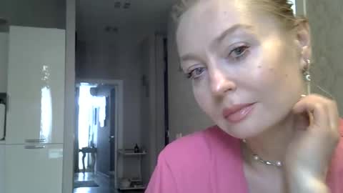 Snapshot of zarinaswift chatting on June 2026 06:59:01 AM Zarina Swift online show from June 2026 06:59:01 AM
