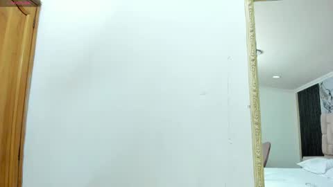 Snapshot of zarinawynne chatting on May 2026 10:42:01 AM Zarina Waynne online show from May 2026 10:42:01 AM