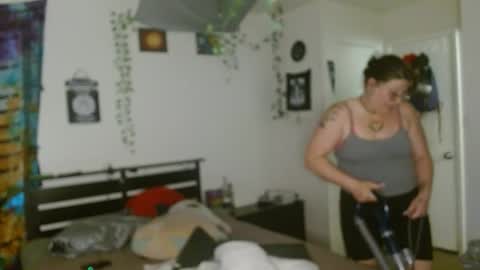 zawmbiemoonz online show from April 2026 06:14:02 PM