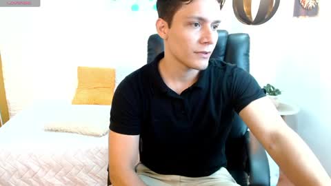 Snapshot of zayn_clausen chatting on April 2026 04:30:02 PM zayn_clausen online show from April 2026 04:30:02 PM