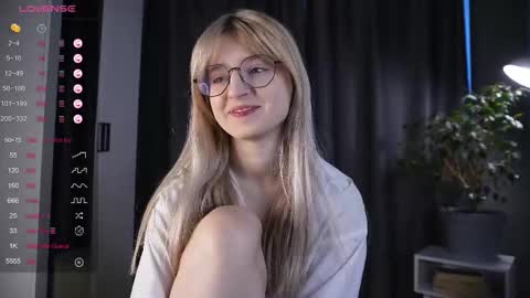 Avi online show from October 2025 01:34:02 PM