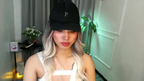 Snapshot of zelainalovetocum chatting on March 2025 05:50:02 PM zelainalovetocum online show from March 2025 05:50:02 PM