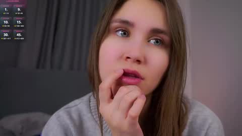 Snapshot of zeldaes chatting on January 2026 01:20:02 AM Emilia online show from January 2026 01:20:02 AM