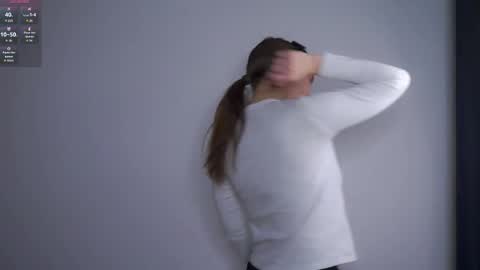 Snapshot of zeldaes chatting on January 2026 12:56:01 AM Emilia online show from January 2026 12:56:01 AM