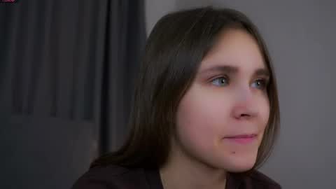 Snapshot of zeldaes chatting on January 2026 09:09:01 PM Emilia online show from January 2026 09:09:01 PM