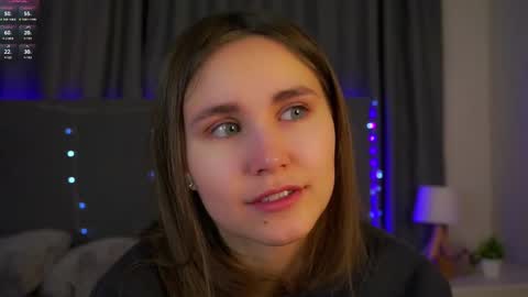 Snapshot of zeldaes chatting on January 2026 01:31:02 AM Emilia online show from January 2026 01:31:02 AM