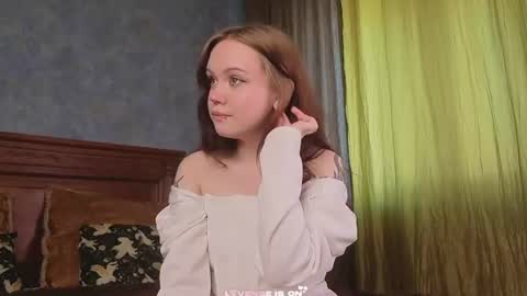 Snapshot of zeldaes chatting on July 2026 02:26:02 AM Emilia online show from July 2026 02:26:02 AM