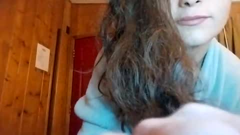 Snapshot of zellelajay2009 chatting on February 2025 02:37:02 PM KENDAL Kaylee online show from February 2025 02:37:02 PM