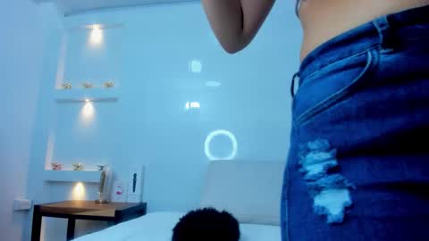 Zenda Evans online show from December 2025 04:06:01 AM