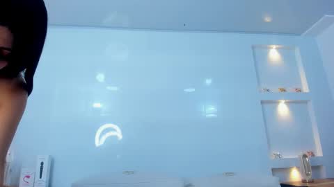 Zenda Evans online show from December 2025 04:10:01 AM