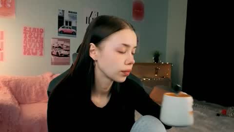 Lara online show from February 2026 07:35:01 PM