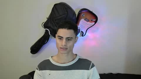 Snapshot of zenhzu chatting on December 2024 03:44:02 PM zenzhu online show from December 2024 03:44:02 PM