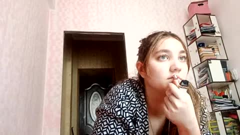 Snapshot of zeniabrossoit chatting on April 2026 09:09:01 AM zeniabrossoit online show from April 2026 09:09:01 AM