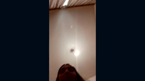 Snapshot of zeniabrossoit chatting on April 2026 06:20:02 AM zeniabrossoit online show from April 2026 06:20:02 AM