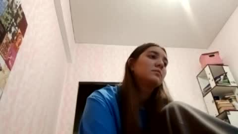 Snapshot of zeniabrossoit chatting on April 2026 12:17:02 PM zeniabrossoit online show from April 2026 12:17:02 PM