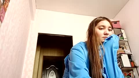 Snapshot of zeniabrossoit chatting on April 2026 08:51:02 AM zeniabrossoit online show from April 2026 08:51:02 AM