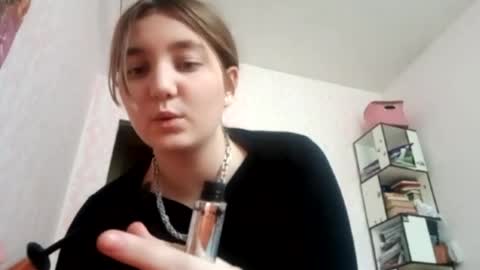 Snapshot of zeniabrossoit chatting on April 2026 11:09:01 AM zeniabrossoit online show from April 2026 11:09:01 AM