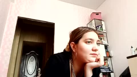 Snapshot of zeniabrossoit chatting on April 2026 08:28:01 AM zeniabrossoit online show from April 2026 08:28:01 AM