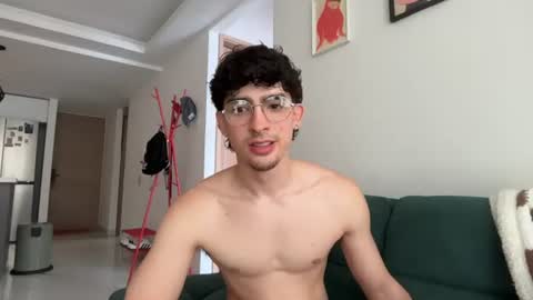 Snapshot of zenn_rush chatting on July 2026 01:32:01 PM Zenn online show from July 2026 01:32:01 PM