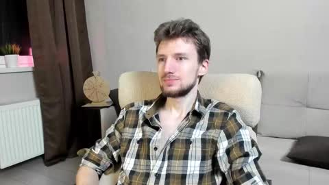 Andrew online show from November 2025 06:51:01 PM