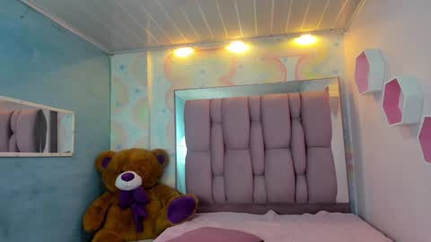 ZEPHYRA ANGELS online show from December 2024 06:16:01 PM