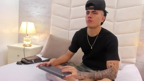 Sebas online show from November 2025 04:11:02 AM