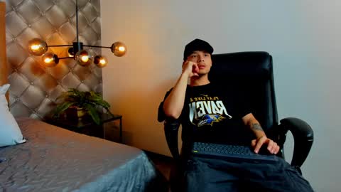 zeus online show from December 2024 09:54:02 PM